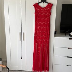 Betsy & Adam Women's Red Lace Floral Crochet Embroidered Mermaid Gown Dress sz 6